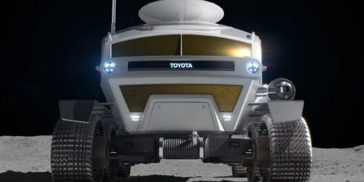 تويوتا تعلن عن سيارة جديدة تمشي على سطح القمر والمريخ