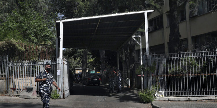 شبكة مؤلفة من (لبنانيين وسوريين) تسرق مادة “الفيول أويل” من أنبوب نفط ممتد للعراق