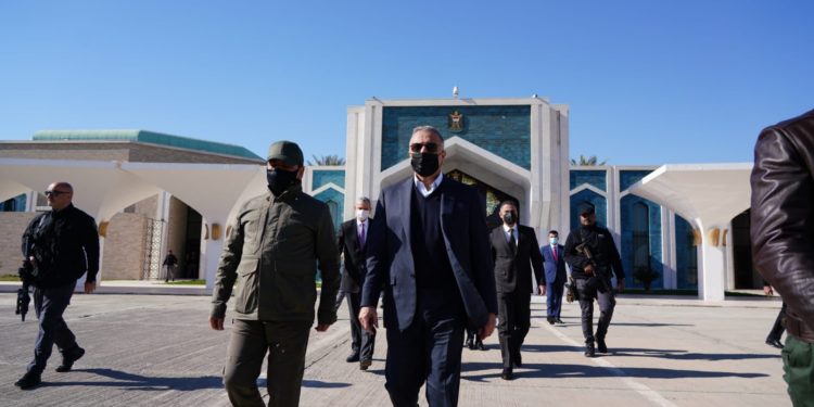 الكاظمي يصل إلى ميسان يرافقه وزيرا الدفاع والداخلية وعدد من قيادات الأجهزة الأمنية