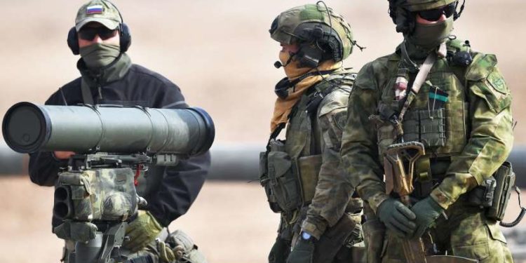 واشنطن تقر خطة لإجلاء آلاف الأميركيين من أوكرانيا حال “غزوها” الجيش لن يتدخل