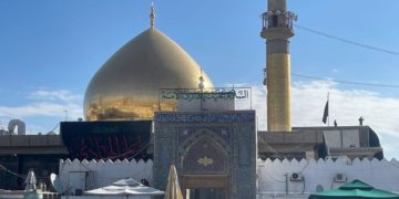 الآلاف يؤدون زيارة المرقدين العسكريين وسط إجراءات أمنية وخدمية
