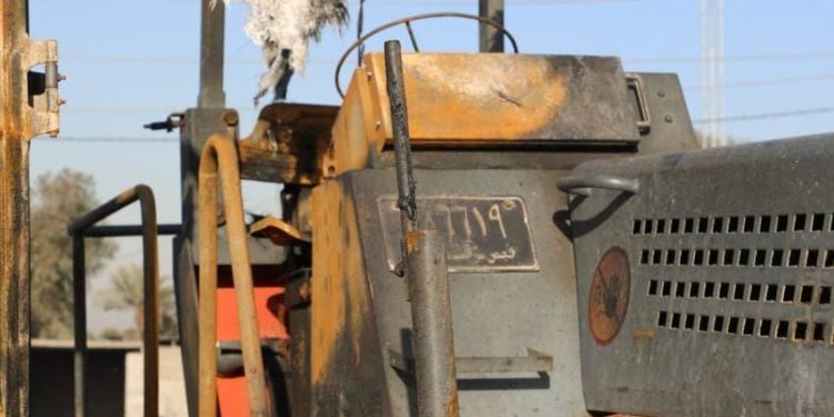 مجهولون يحرقون آليات في مشروع تابع لمحافظة بغداد والأخيرة تعلق + صور