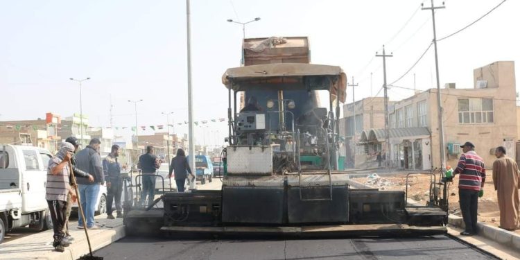 بلدية النجف تباشر بتنفيذ (مشاريع خدمية) في الأحياء الشعبية