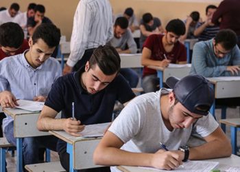 المتقدمين للامتحانات الخارجية يتوجهون لأداء ’التمهيدية’ صباح اليوم