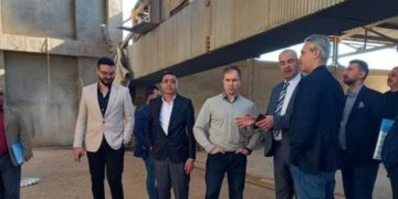 وفد اتحاد الشركات الروسية يصل إلى معمل الزجاج في الرمادي للمباشرة بالعمل