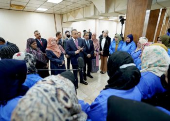 الكاظمي في يوم المرأة العالمي ..  كلّ واحدة منكن حملت العراق في قلبها