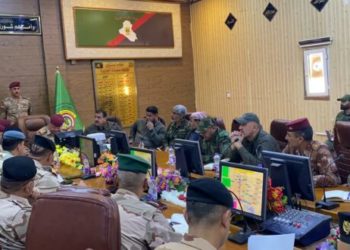 الجيش والحشد يبحثان سير عملية “أسود الصحراء” في الأنبار