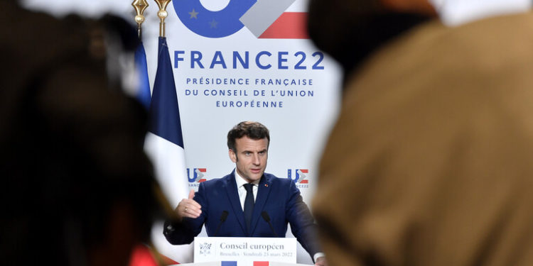 ماكرون يحذر من تصعيـــــــــد