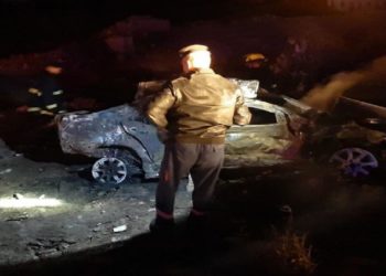 شجــار ينتهي بأضرام النار في سيارة ضابط