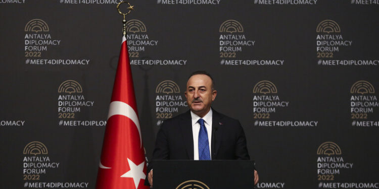 وزير الخارجية التركي ينفي الرواية الأوكرانية حول تعرض جامع في ماريوبول داخله مصلون أتراك للقصف