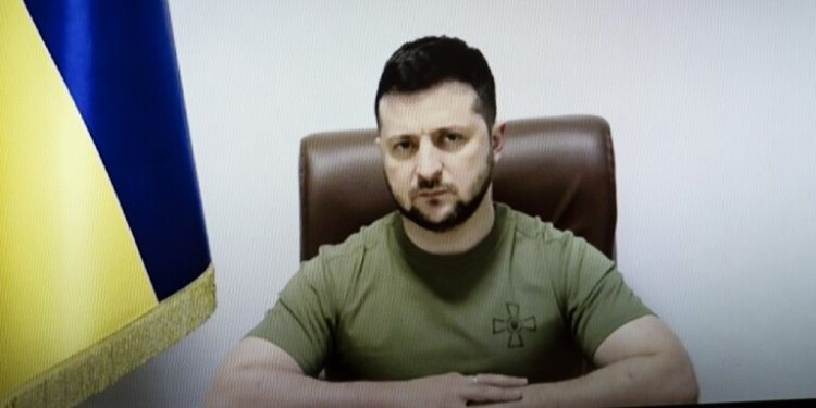 زيلينسكي للناتو ,,  أعطونا ولـــو 1% من دباباتكم وطائراتكم