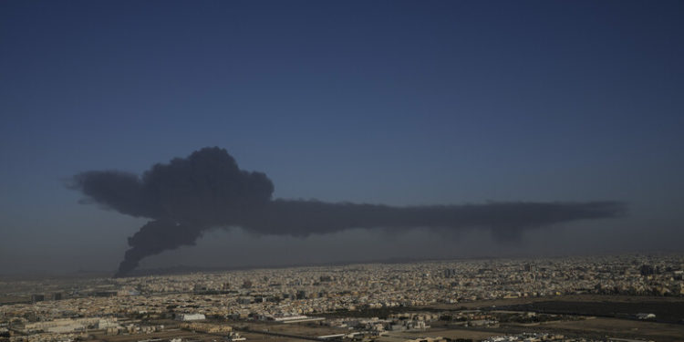 الاتحاد الأوروبي يحث الحوثيين على “وقف هجماتهم” على السعودية