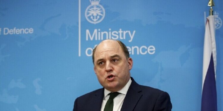 وزير الدفاع البريطاني .. تزويد كييف بدبابات بريطانية لا جدوى منه