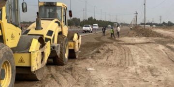 المباشرة بتنفيذ مشروع تأهيل وصيانة طريق مدخل (بغداد ـ ديالى)
