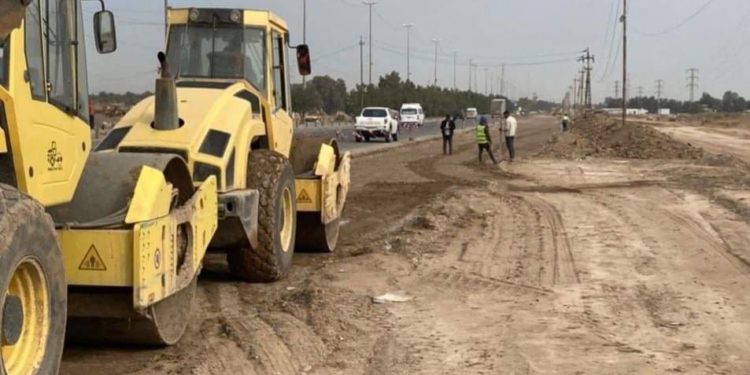 المباشرة بتنفيذ مشروع تأهيل وصيانة طريق مدخل (بغداد ـ ديالى)