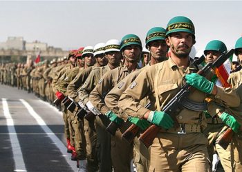 جندي إيراني يقتل 4 من زملائه بسبب “رفض القيادة العسكرية منحه إجازة”
