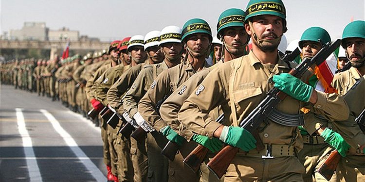 جندي إيراني يقتل 4 من زملائه بسبب “رفض القيادة العسكرية منحه إجازة”