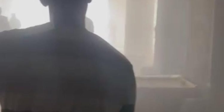 اعمدة دخانية تعتلي جامعة التراث + فيديو