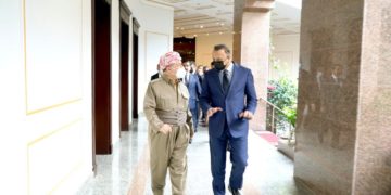 الكاظمي يلتقي مسعود بارزاني