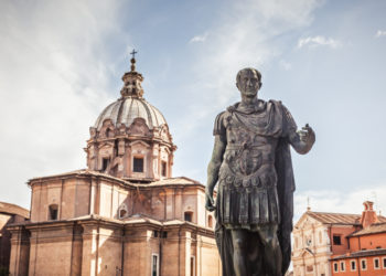 حقائق عن يوليوس قيصر ,, ولده غير الشرعي من كليوباترا,, حَكَم مصر