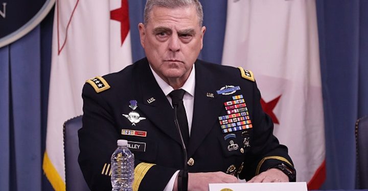 زيارة لقائد الجيش الأميركي لمطار قرب أوكرانيا