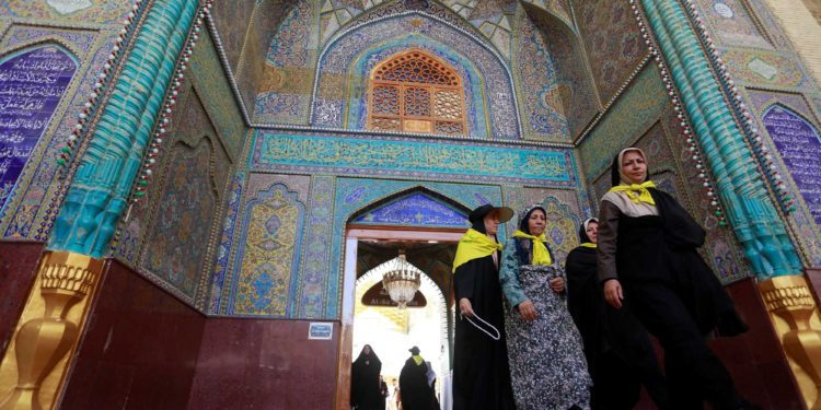 اللجنة العليا تعدل قرارها بشأن دخول (المجاميع السياحية الدينية)