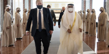 جونسون يصل إلى الإمارات  ,,  واقعا جديدا علينا مواجهته مع حلفائنا