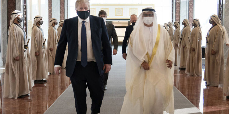 جونسون يصل إلى الإمارات  ,,  واقعا جديدا علينا مواجهته مع حلفائنا