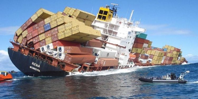 وزير النقل السابق .. الباخرة الإماراتية غرقت خارج المياه الإقليمية العراقية