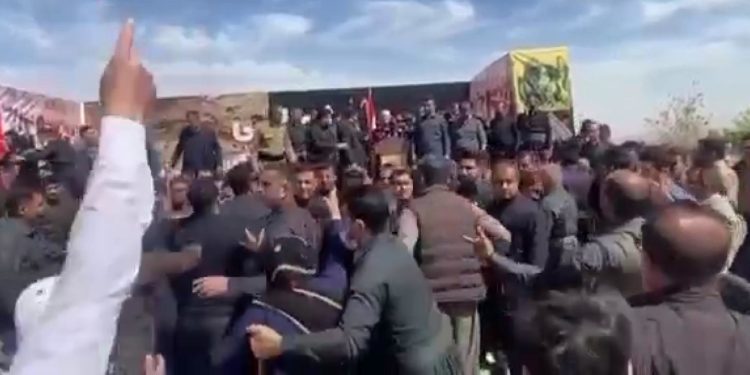 منع وزير من إلقاء كلمته خلال تأبين ضحايا الأنفال في السليمانية .. (فوضى وشجار)