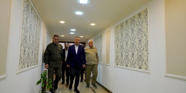 الكاظمي يشارك قادة هيئة الحشد الشعبي مائدة الإفطار