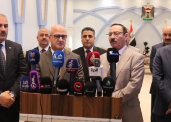 وزير التربية يرفض (الدخول الشامل) لطلبة الاعدادية والمتوسطة للمراحل المنتهية