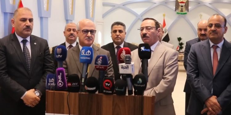 وزير التربية يرفض (الدخول الشامل) لطلبة الاعدادية والمتوسطة للمراحل المنتهية