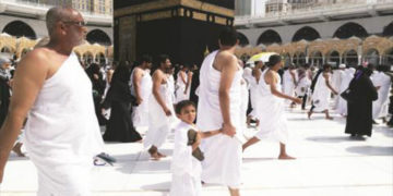 السعودية .. تفرّغوا للعبادة داخل الحرم و “اتركوا التصويــــر” ,, توجّيه دعوة للمعتمرين