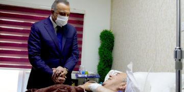 الكاظمي يزور اياد علاوي الذي يرقد في المستشفى