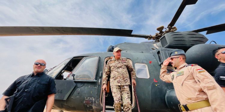 تفاصيل زيارة الكاظمي و لقائه بقادة العمليات والأجهزة الأمنية في الانبار