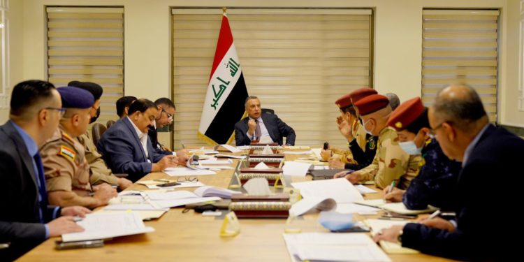بالفيديو الكاظمي يرأس اجتماعاً للقيادات الأمنية بحضور وزيري الدفاع والداخلية
