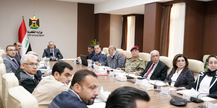 الكاظمي يزور مقر وزارة الكهرباء ويرأس اجتماعاً موسعاً للمجلس الوزاري للطاقة
