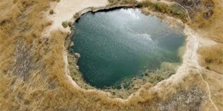 فاضت عند مولد رسول الله (ص) .. جفاف “بحيرة ساوة” بالعراق يثير القلق + صور