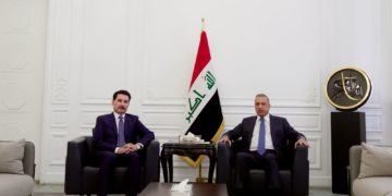 الكاظمي يستقبل النائب الثاني لرئيس مجلس النواب