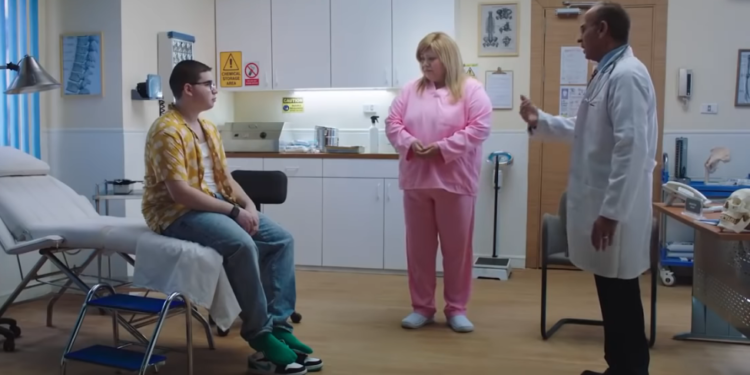 مصر توقف عرض إعلان ملابس داخلية “يتعارض مع الآداب العامة”