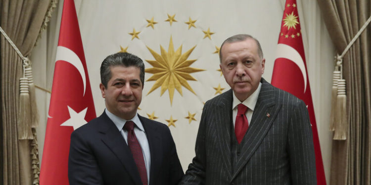 أردوغان يستقبل بارزاني في إسطنبول .. البحث عن سبل تعزيز العلاقات الثنائية والتطورات الإقليمية