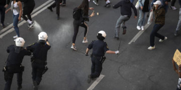  اعتقال 26 شخصا بعد احتجاجات عنيفة  في السويد على خلفية حرق القرآن