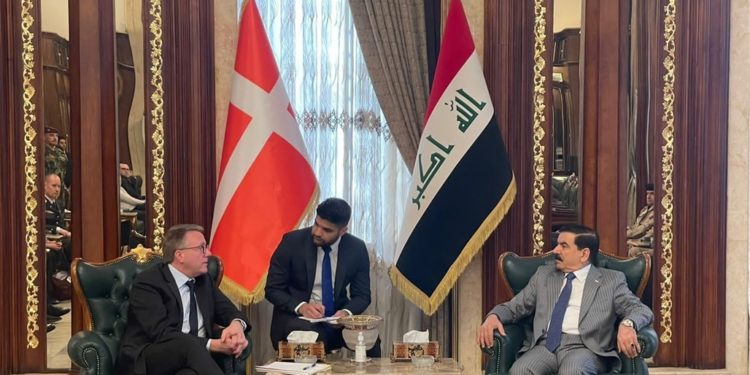 وزير الدفاع الدنماركي يصل مقر وزارة الدفاع العراقية 