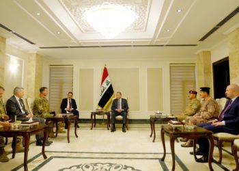 الكاظمي يستقبل قائد القيادة الوسطى الأمريكية