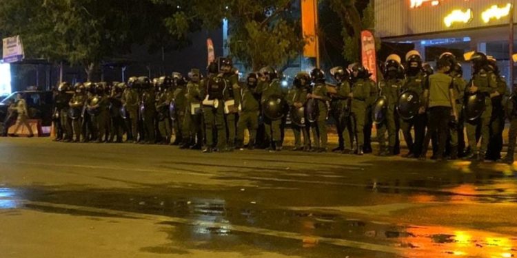 عمليات بغداد توعز بتزويد مداخل الكرادة بعجلات السونار