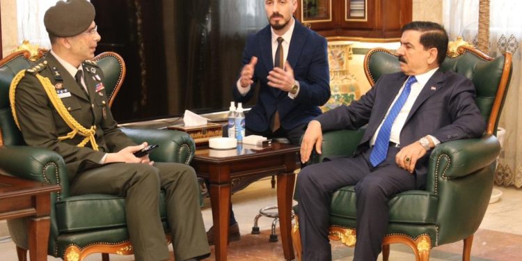 وزير الدفاع يوافق على دعوة نظيره التركي للمشاركة بــ(مناورات EFES-2022)