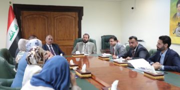نواب الأنبار يجتمعون برئيس مؤسسة الشهداء لحل مشكلة الرواتب المتوقفة