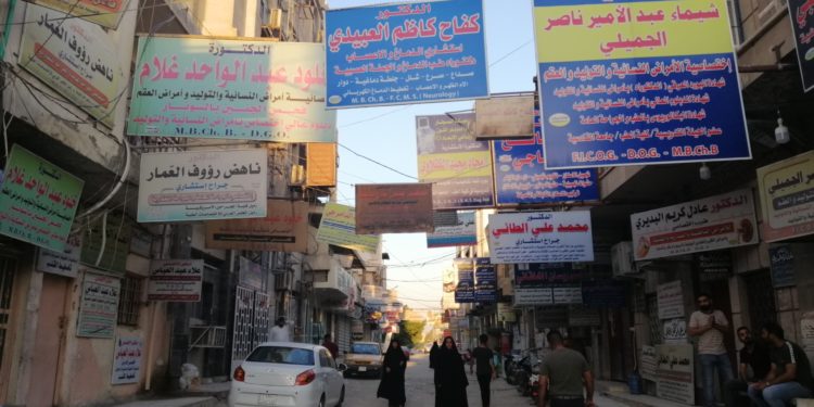 اسعد العيداني يلزم الأطباء بــ(طباعة وصفة الدواء وعدم تشفيرها) بخط اليد