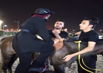 إقبالاً واسعاً على ياضة الفروسية من النساء في البصرة